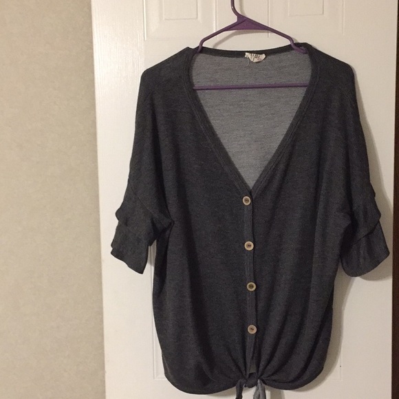 bibi Tops - Cute bono ruffled sleeve shirt bibi Tops - Cute bono ruffled sleeve shirt